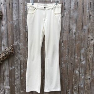 LL Bean Classic Fit White Boot Cut Pants Size 6